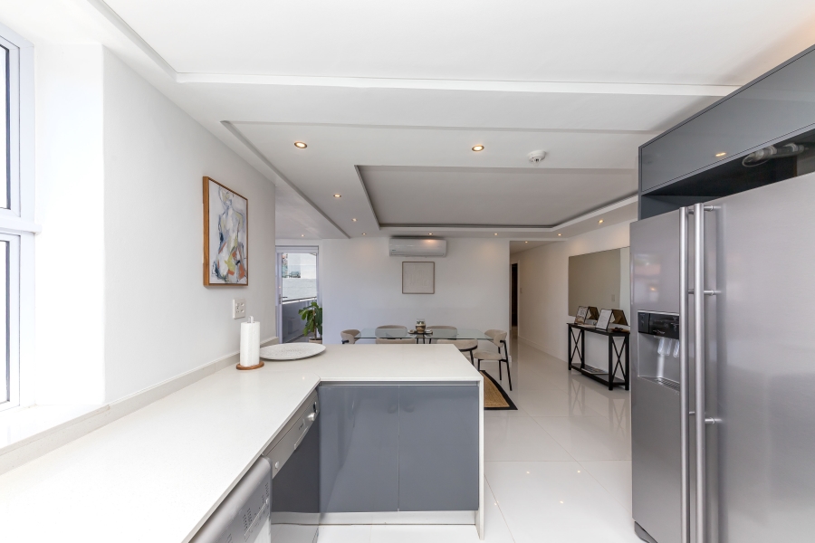 2 Bedroom Property for Sale in Sea Point Western Cape